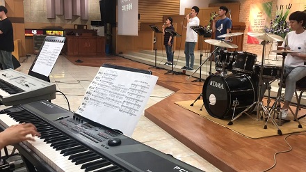 주의 거룩하심 생각할 때(When I look into Your holiness)